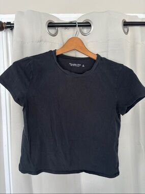 Abercrombie & Fitch Black Short Sleeve Crew Tee